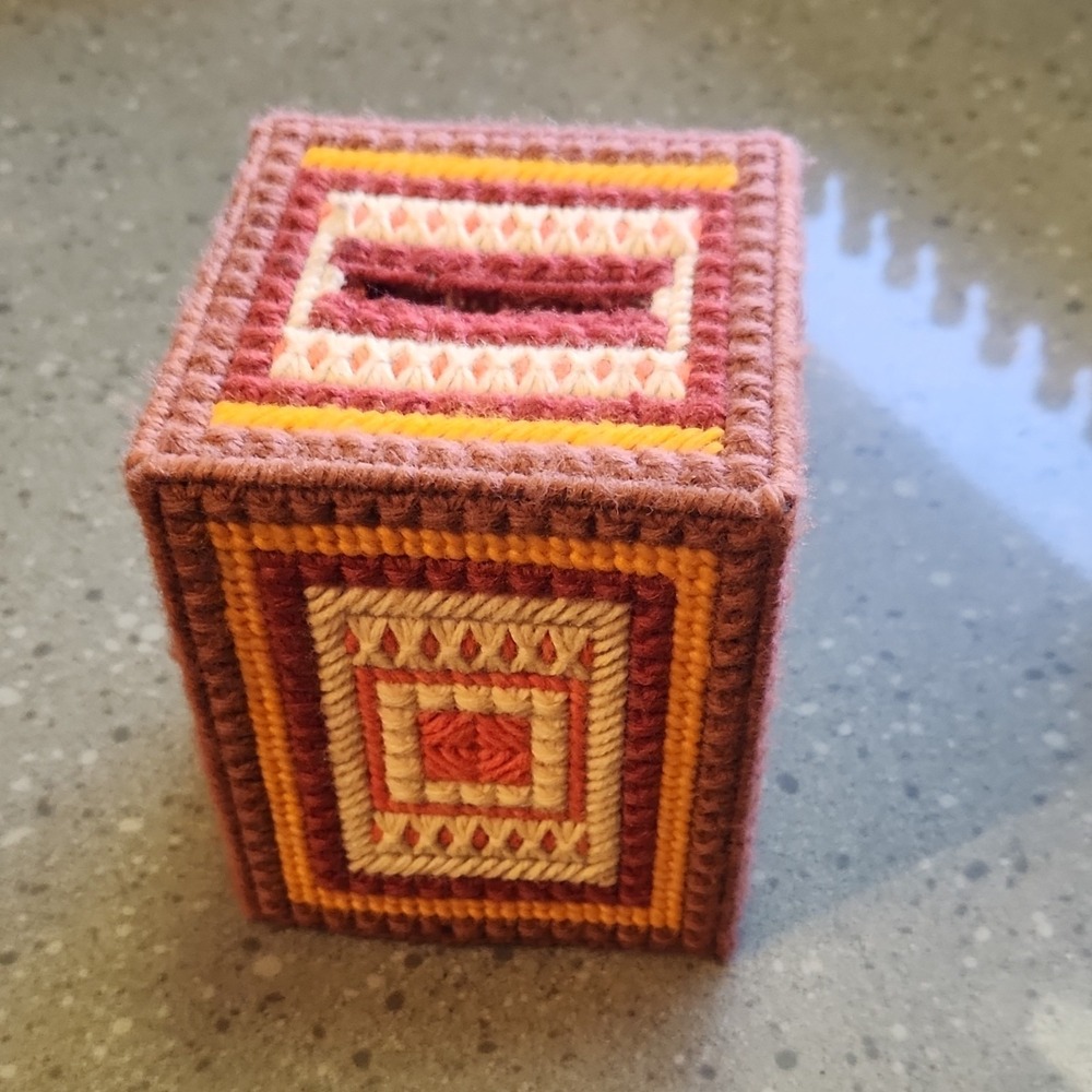 Handmade VTG Needlepoint Yarn Tissue Box Cover,  Multicolor 70s style